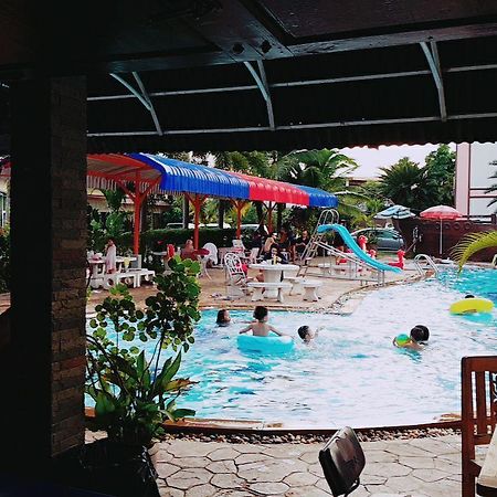 Ruysuk Hotel & Swimming Pool Удон-Тхани Экстерьер фото